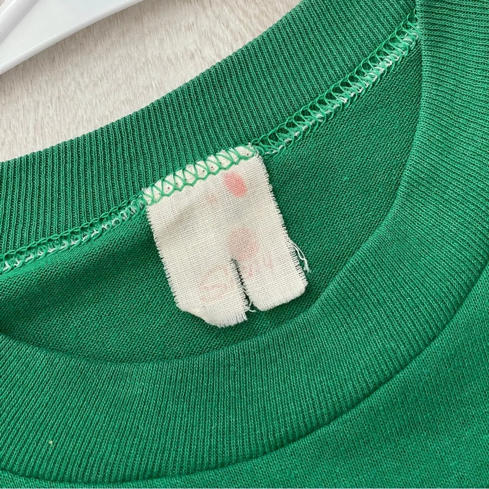 Vintage Hilton Tshirt head island single stitch mens Green (small) casual basic